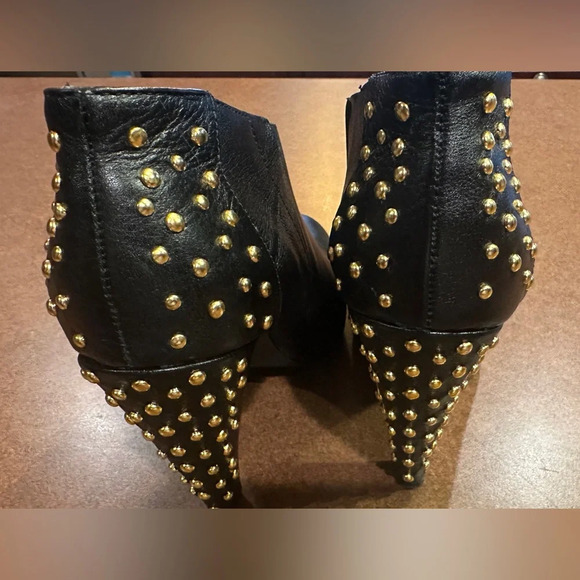 Steve Madden Leather Ankle Boots Womens 7.5 M Gold Studded Clubbin Black - Picture 3 of 6
